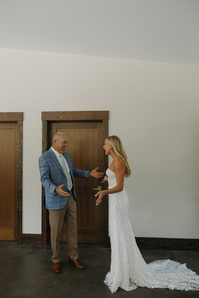 brides dad seeing bride