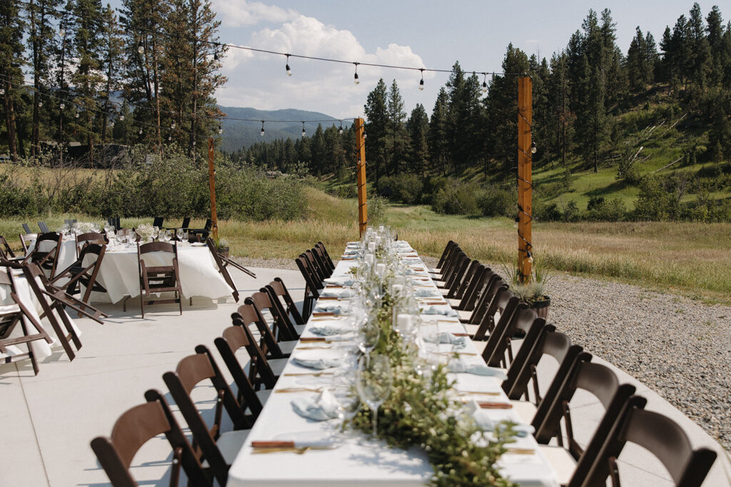 table decor at creekside meadows in montana